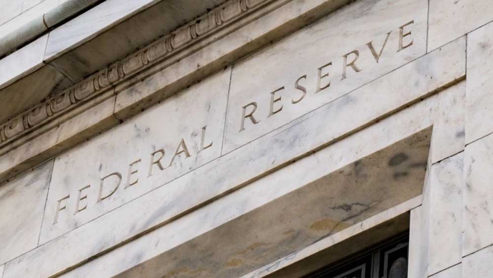 Trump contro Powell, la Fed nel mirino per i tassi fermi