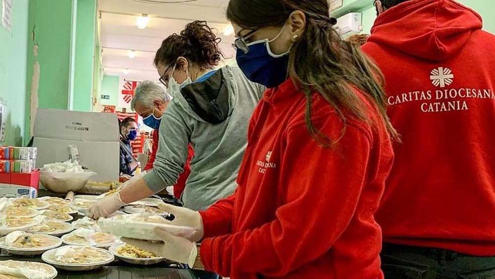 La povertà che non fa rumore, ma cresce ogni giorno