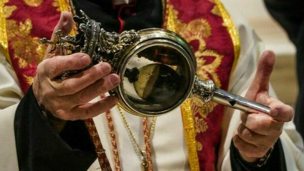 Il prodigio di San Gennaro, il sangue torna a liquefarsi nel Duomo di Napoli