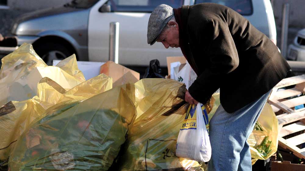 Vivere meno per colpa del reddito, quando la povert&agrave; accorcia la vecchiaia